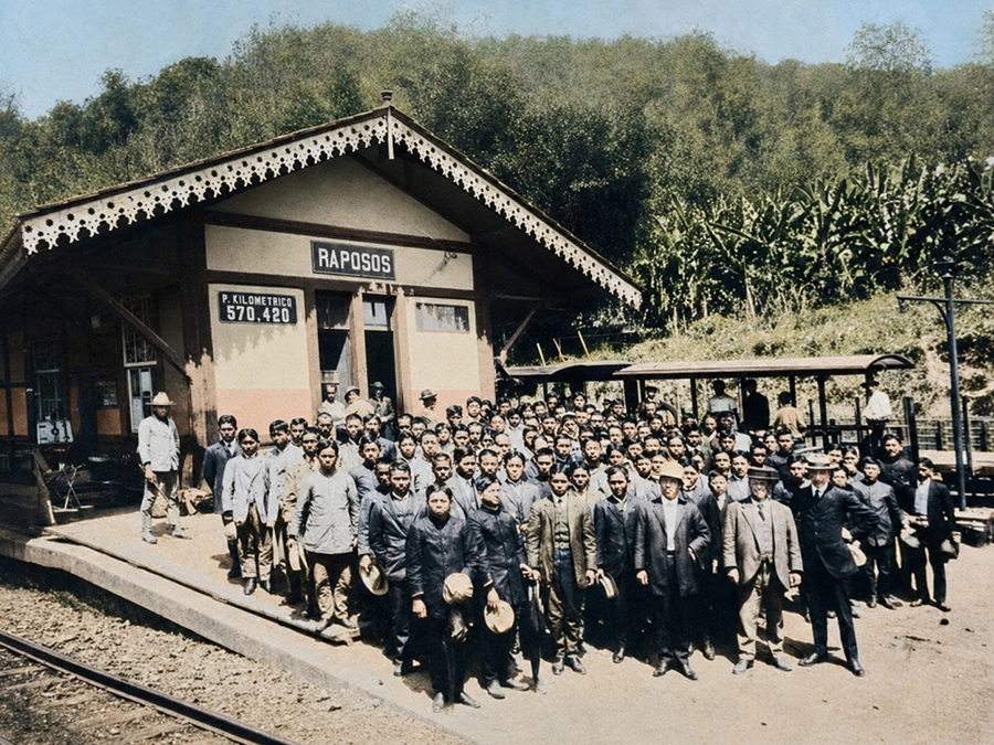 Registro histórico da Estação Ferroviária de Raposos, colorido com IA.